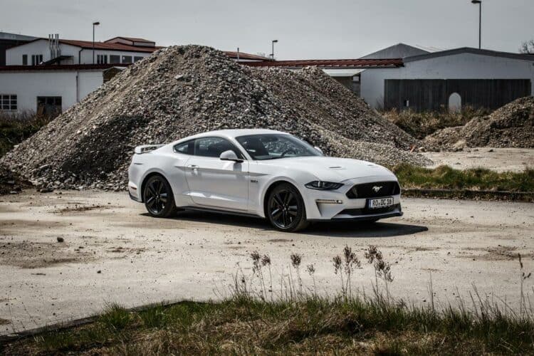 rent a ford mustang gt in munich