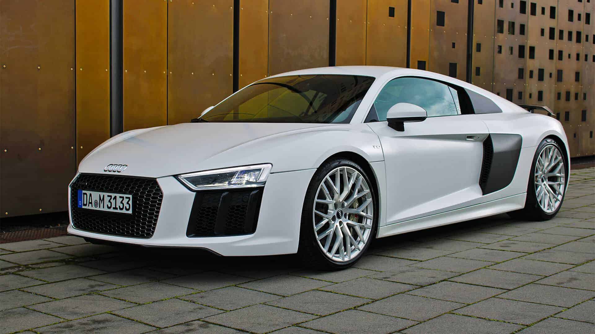 Rent an Audi R8 V10plus in Frankfurt - DRIVAR® Sports Car Rental