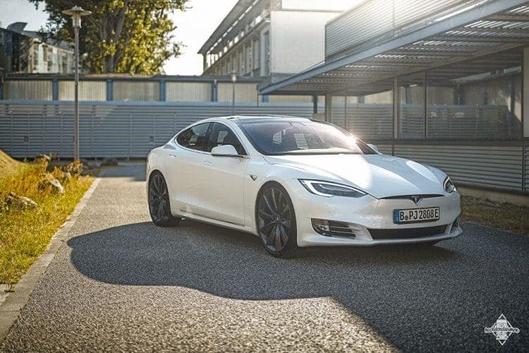 Rent a Tesla Model S in Berlin