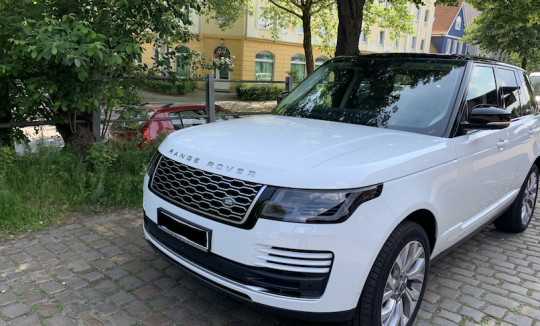 Rent a Range Rover Sport in Hamburg