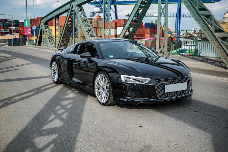Rent an Audi R8 V10 Plus in Darmstadt