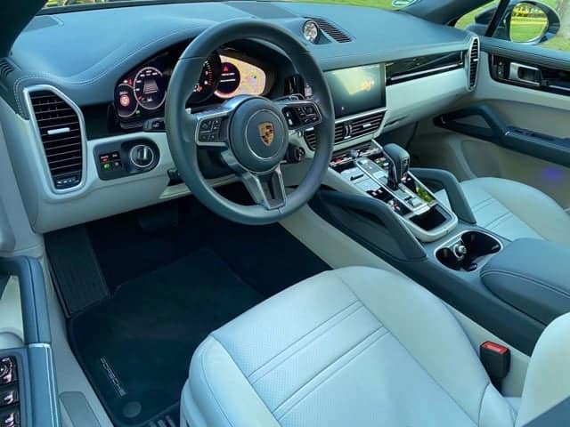 Rent a Porsche Cayenne Coupé in Cologne