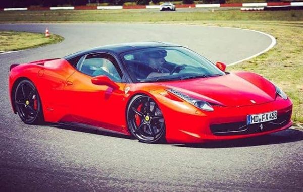Ferrari voucher 2 laps racing taxi