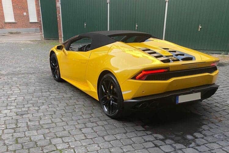 Rent a Lamborghini Huracan Spyder in Düsseldorf