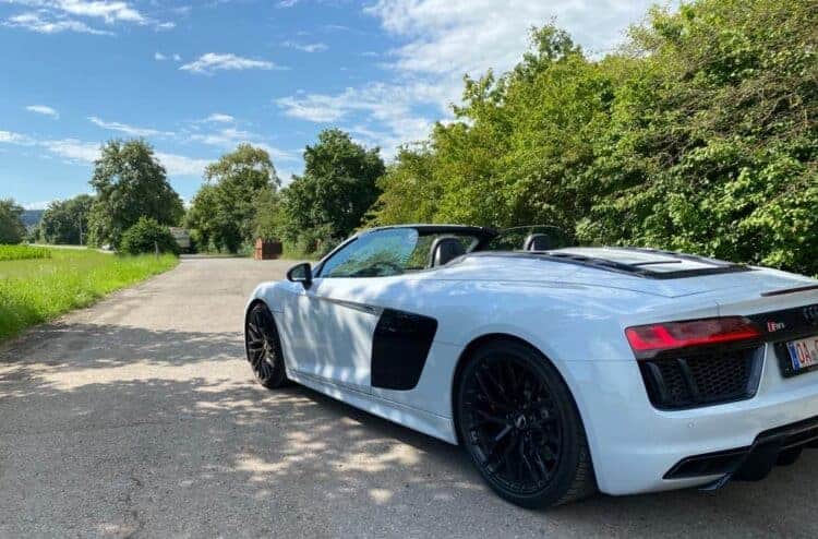 Rent an Audi R8 V10 Spyder in Dortmund