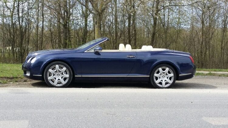 Rent a Bentley Continental GTC in Hannover