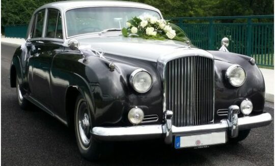 Rent a BENTLEY S1 / RHD in Hannover