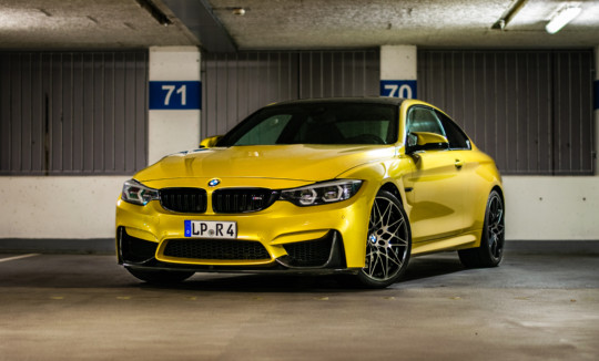 Rent a BMW M4 Competition in Bielefeld