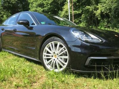 Rent a Porsche Panamera 4S in Frankfurt