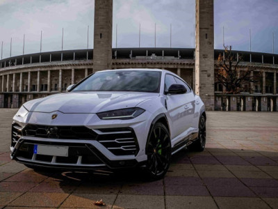 Rent a Lamborghini Urus in Berlin