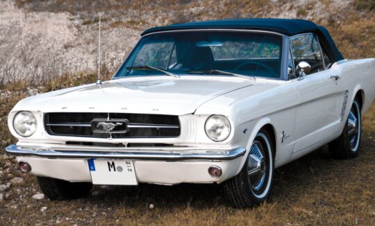 Rent a 1965 Ford Mustang in Munich