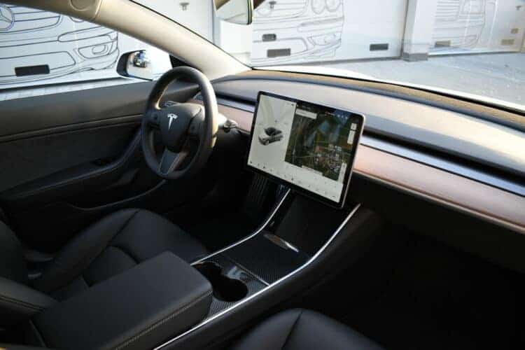 Rent a Tesla Model 3 Performance in Stuttgart