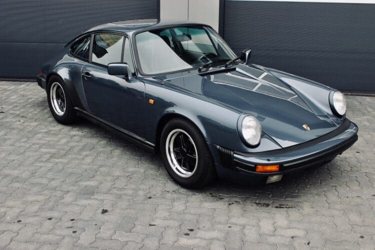 Rent a Porsche 911 G-model in Hamburg