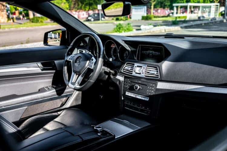 Rent a Mercedes E-Class convertible in Dortmund