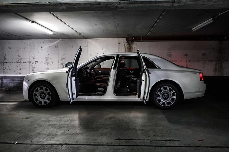 Rent a Rolls Royce Wraith in Frankfurt