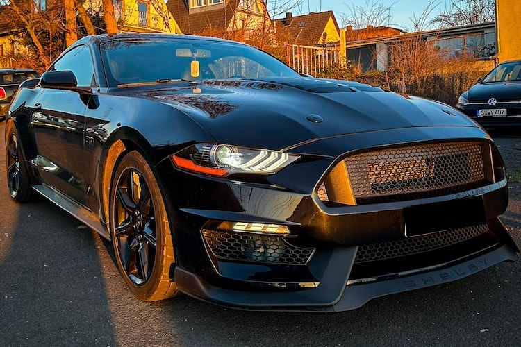 Rent a Ford Mustang GT in Cologne