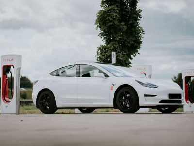 Rent a Tesla Model 3 in Ulm