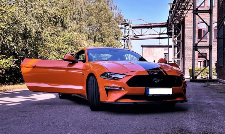 Rent a Ford Mustang GT in Düsseldorf