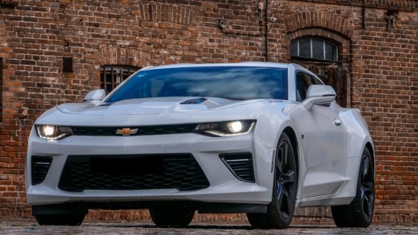 Rent a Chevrolet Camaro SS in Berlin