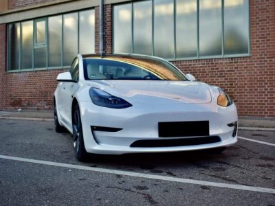 Rent a Tesla Model 3 in Stuttgart