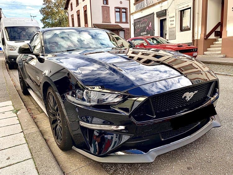 Rent a Ford Mustang GT in Saarbrucken