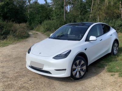 Rent a Tesla Model Y LR in Kassel