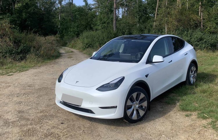 Rent a Tesla Model Y LR in Kassel