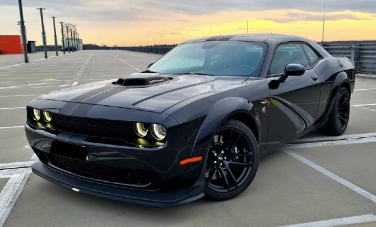Rent a Dodge Challenger Shaker in Frankfurt