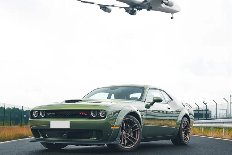Airport DODGE CHALLENGER SHAKER in Frankfurt