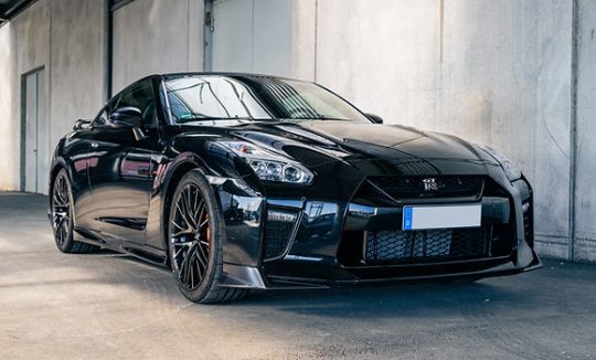 rent a Nissan GTR in Frankfurt