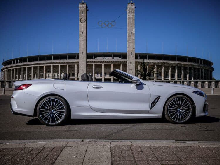 Rent a BMW M850i Cabrio in Berlin