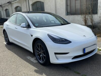 Rent a Tesla Model 3 SR Plus in Saarbrücken