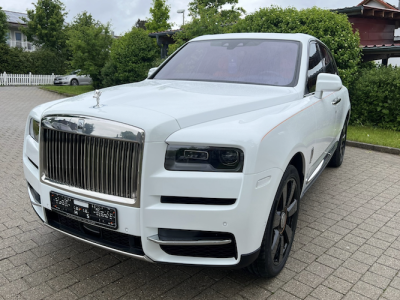 Rent a Rolls Royce Cullinan in Munich