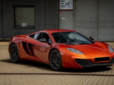 Rent a Mclaren MP4-12C