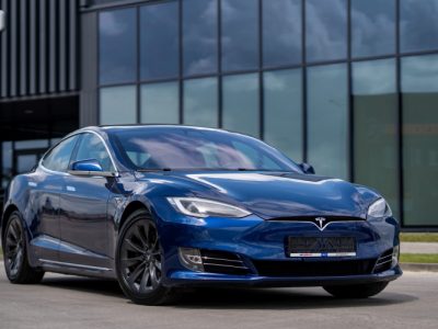 Rent a Tesla Model S in Frankfurt