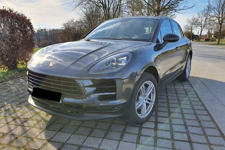 Rent a Porsche Macan S in Würzburg