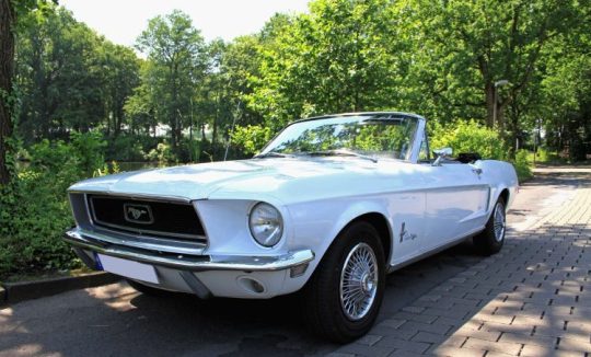 Rent a 1968 Ford Mustang GT Cabrio in Dortmund