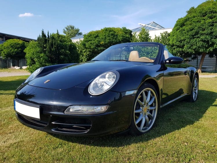 Rent a Porsche 911 Cabrio 997 in Dortmund