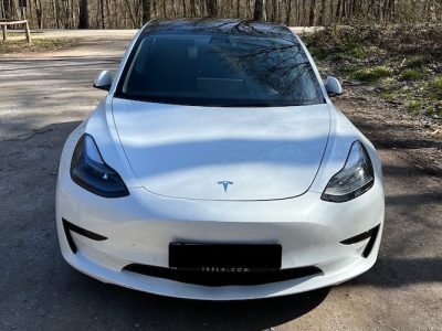 Rent a Tesla Model 3 in Frankfurt
