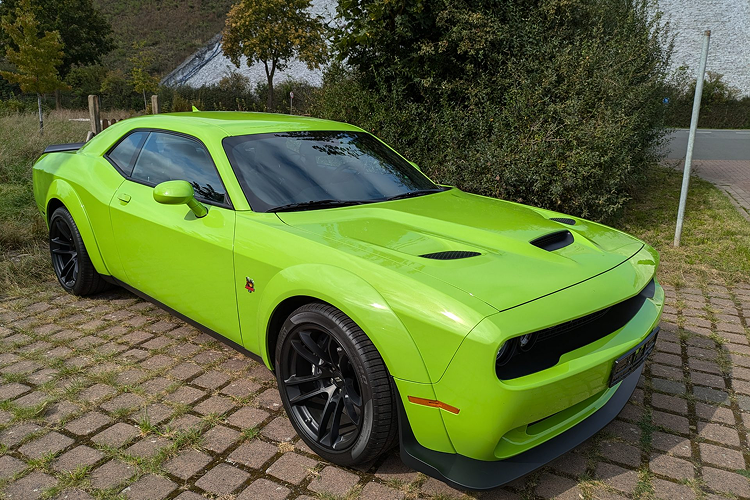 Rent a Dodge Challenger R/T in Hannover