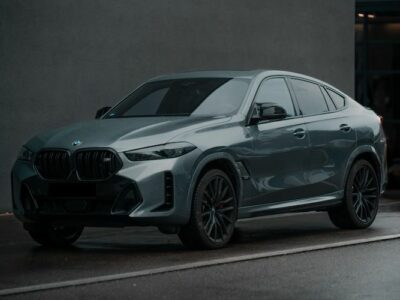 Rent a BMW X6 M50i in Stuttgart