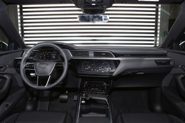 Interieur from Audi E-Tron for long-term rental