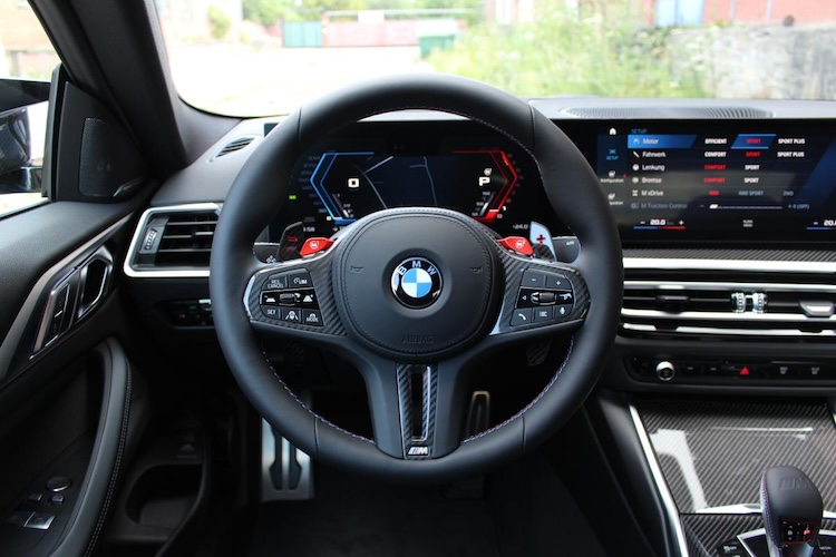 Interieur driver form BMW M4 Competition in Dortmund