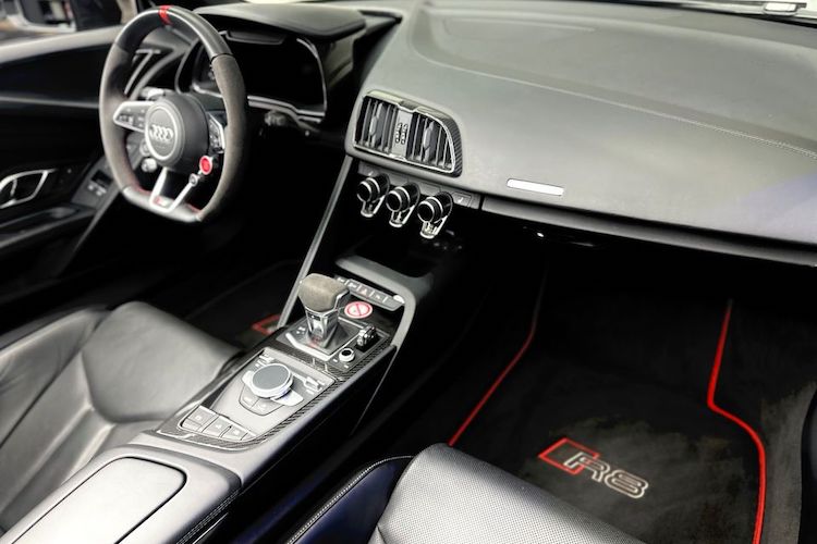 Interior from Audi R8 Spyder