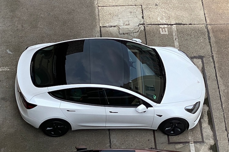rent a Tesla Model 3 in Berlin