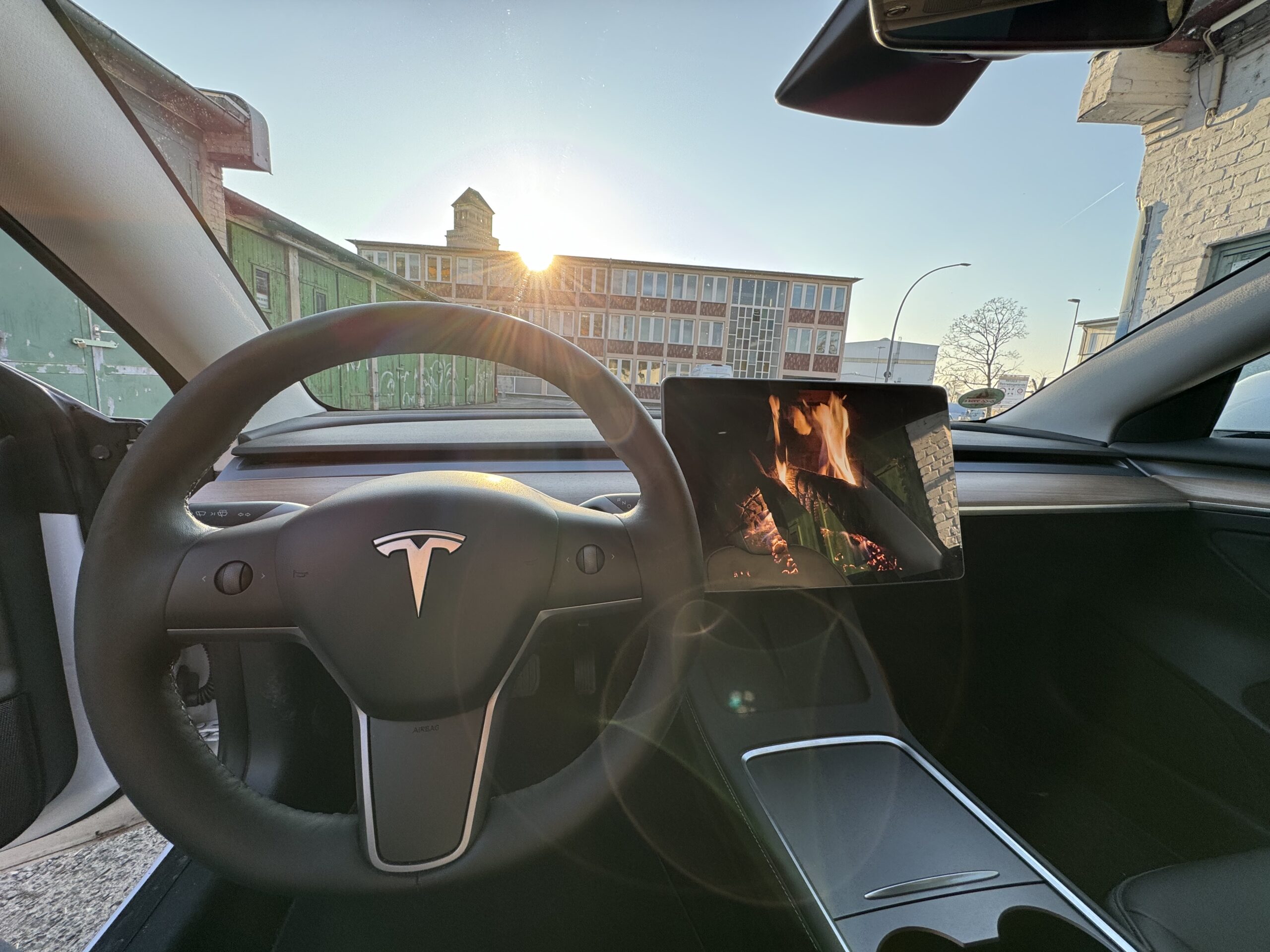 Steering wheel of rent a Tesla Model 3 in Berlin