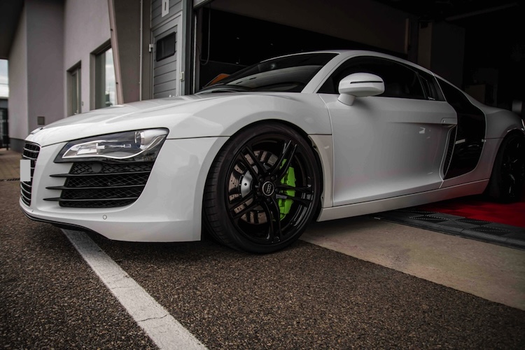 Side of rent a Audi R8 in Leipzig