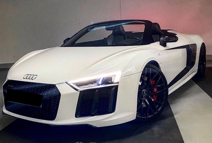 Rent an Audi R8 V10 Spyder in Dortmund