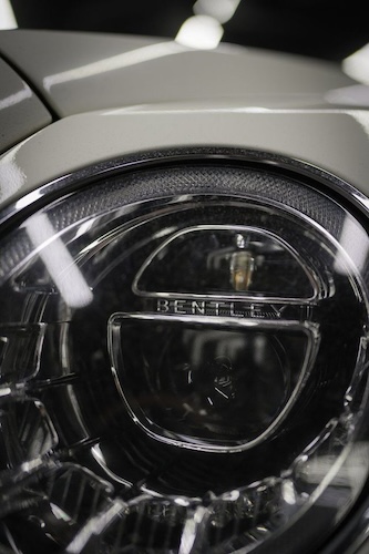 Lights of Rent a Bentley Bentayga in Berlin