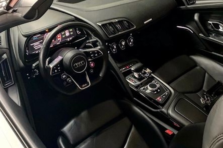 interieur from Audi R8 Spyder V10 in Dortmund